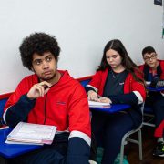 Aa plataforma Redação Nota 1000, utilizada pela ESPA na preparação dos alunos, acertou o tema da redação do ENEM 2025