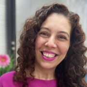 Mãe compartilha como a fé a guiou a escolher a Escola Paulista ESPA, onde encontrou acolhimento, excelência acadêmica e cuidado individual com cada aluno, transformando a experiência de toda a família.