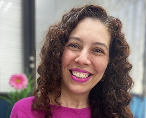 Mãe compartilha como a fé a guiou a escolher a Escola Paulista ESPA, onde encontrou acolhimento, excelência acadêmica e cuidado individual com cada aluno, transformando a experiência de toda a família.